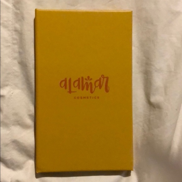 Reina Del Caribe eyeshadow palette Volume 1 - Picture 1 of 6